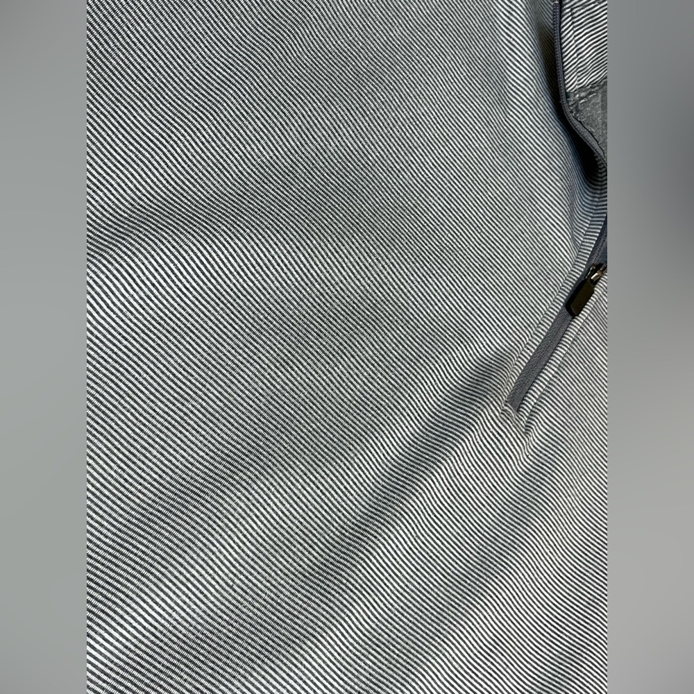 Hickey Freeman Men’s Gray Quarter-Zip Pullover. Large. - Picture 3 of 8